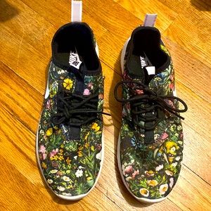 Nike sneaker size 10 womens worn once, like new open to offers!